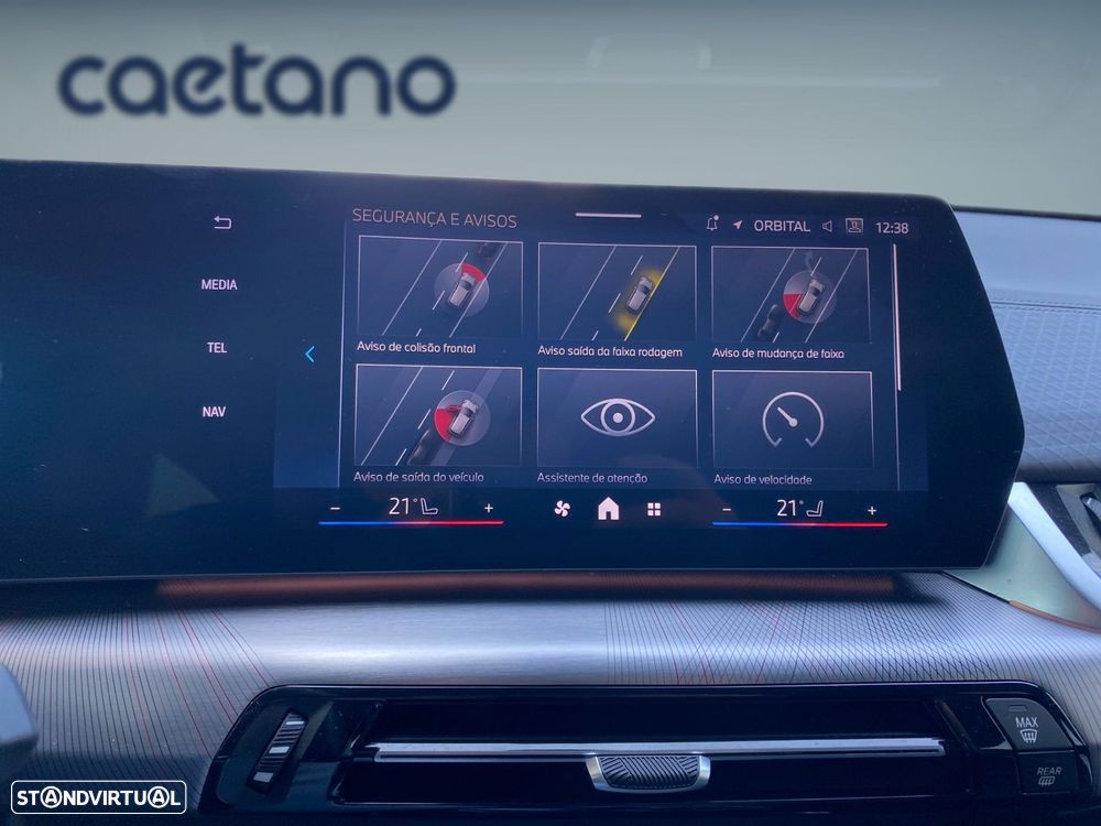 BMW iX2 eDrive20 Pack Desportivo M - 10