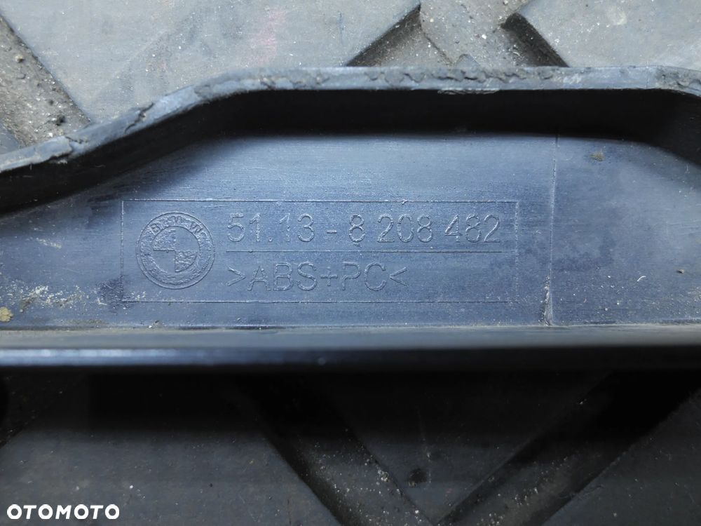 BMW E46 LISTWA PODREFLEKTOROWA PRAWA CZARNA 51138208482 - 3
