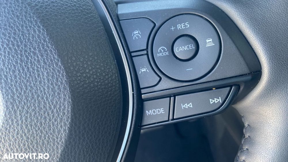 Toyota Corolla Cross - 16