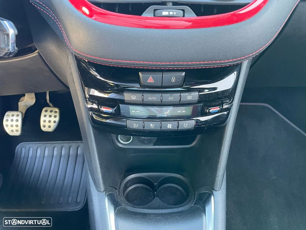 Peugeot 208 GTI 200 THP - 20