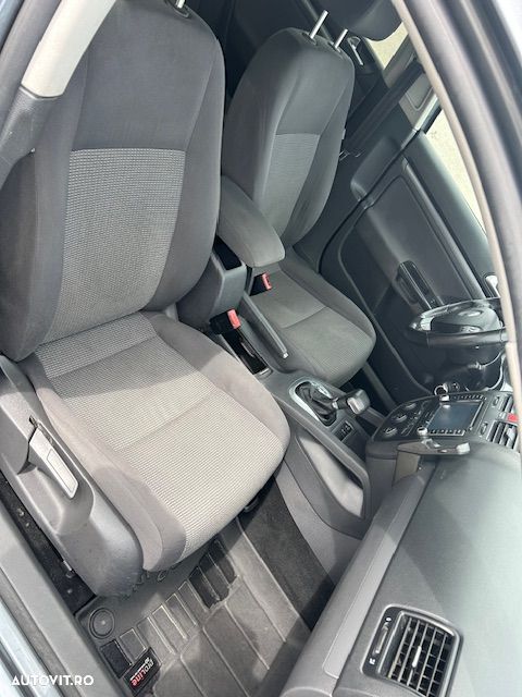 Volkswagen Golf 1.9 TDI Comfortline DPF DSG - 2