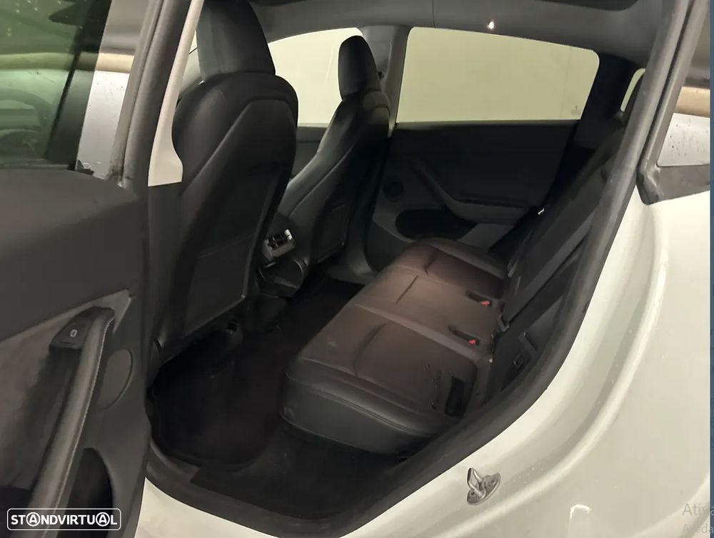 Tesla Model Y Performance Dual Motor AWD - 5