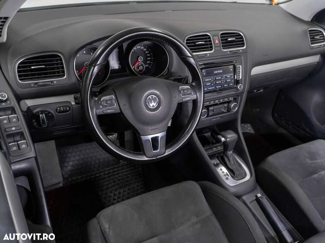 Volkswagen Golf - 10