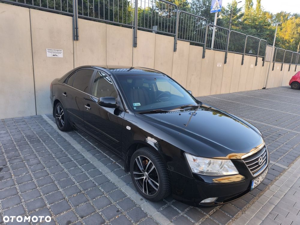 Hyundai Sonata - 1