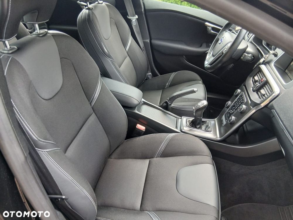 Volvo V40 D2 - 34