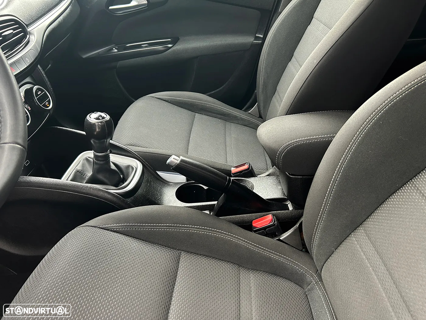 Fiat Tipo 1.3 M-Jet Lounge J17 - 17