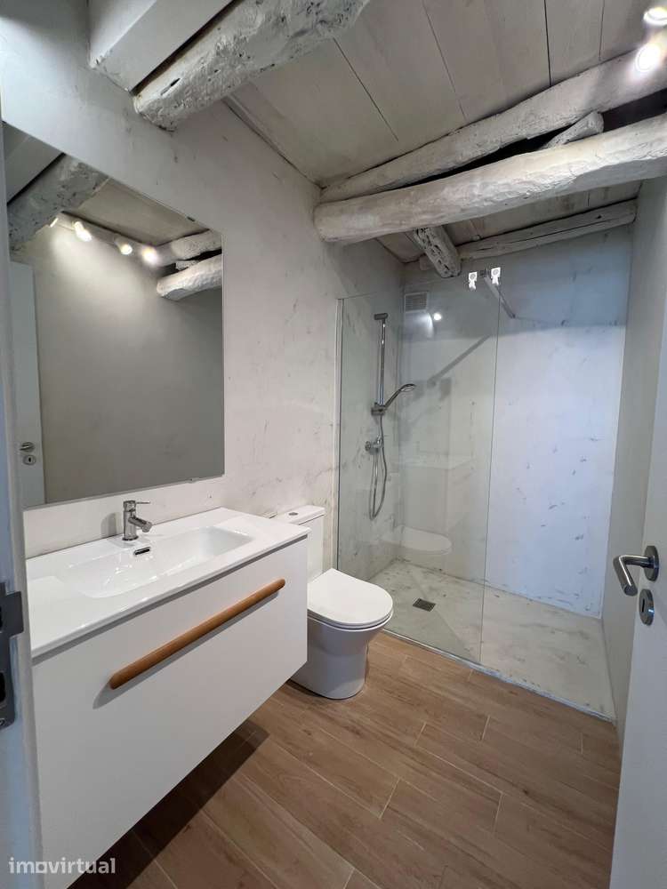 Apartamento na Foz, mobilado e equipado, em openspace - Grande imagem: 4/9