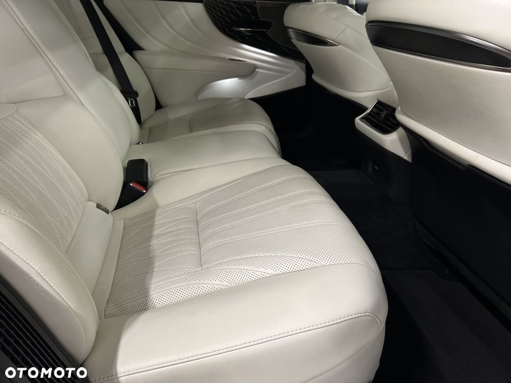 Lexus LS 500h Omotenashi AWD - 14