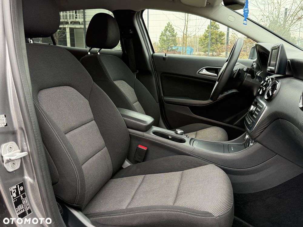 Mercedes-Benz GLA - 11