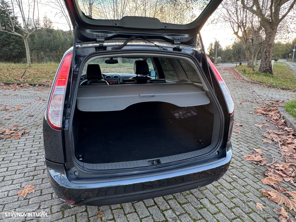 Ford Focus SW 1.6 TDCi Titanium 17 - 24