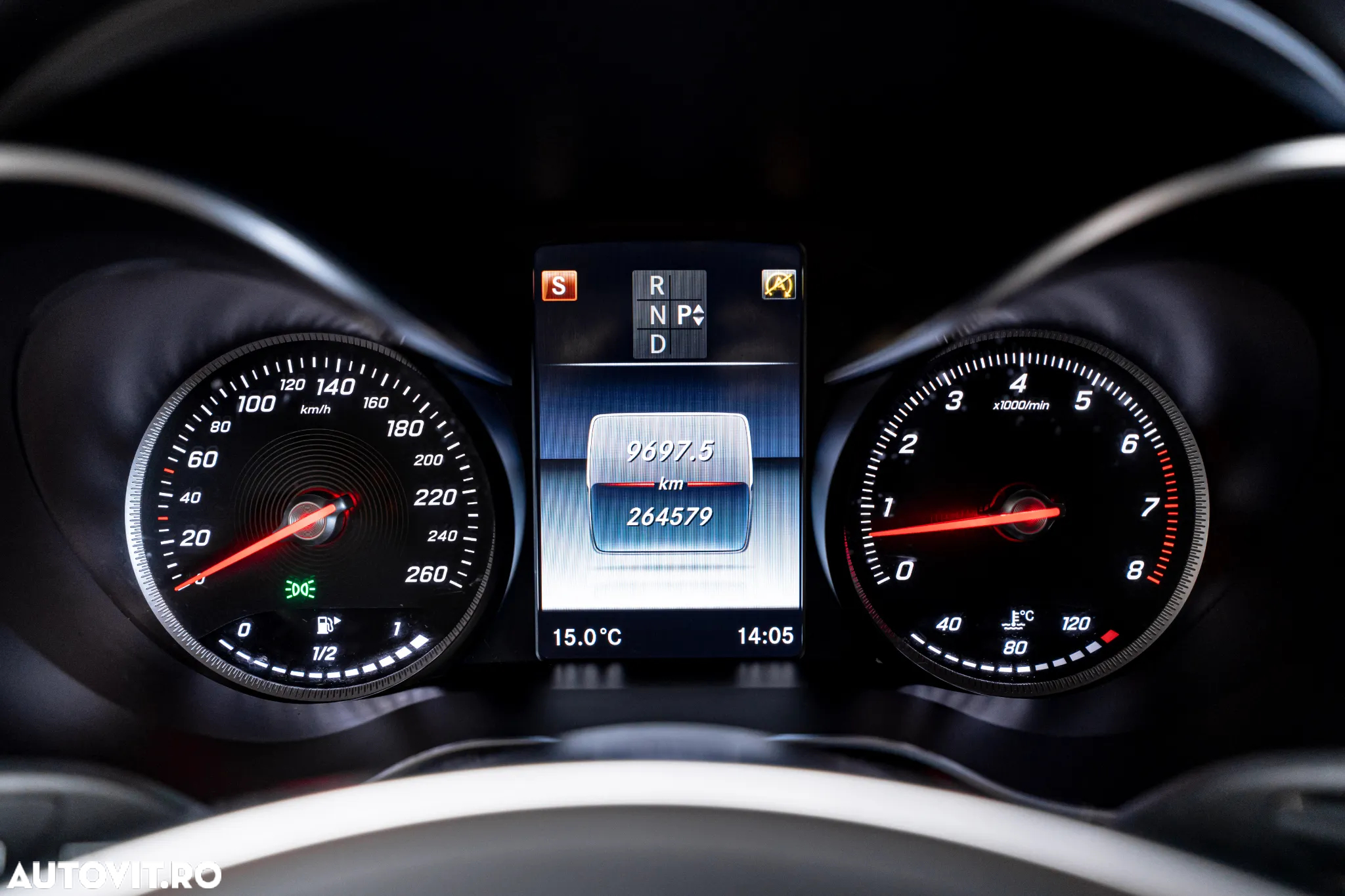 Mercedes-Benz GLC 250 4Matic 9G-TRONIC AMG Line - 17
