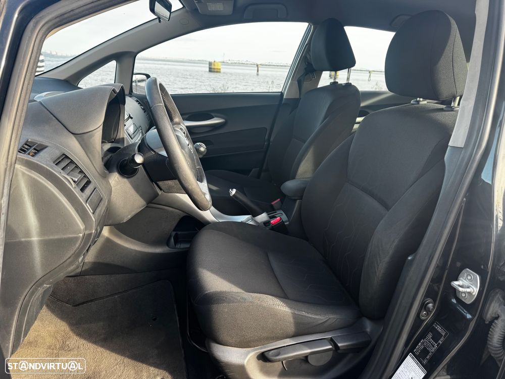 Toyota Auris 1.4 VVT-i AC - 19