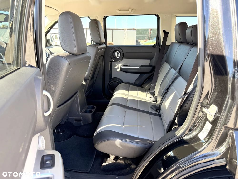 Dodge Nitro - 5