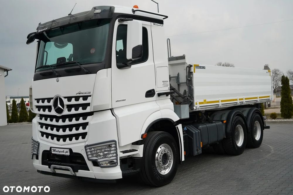 Mercedes-Benz AROCS 2658 / WYWROTKA 3 STRONNA / ŁADOWNOŚĆ 14 TON / ALUFELGI  / EURO 6 / - 16