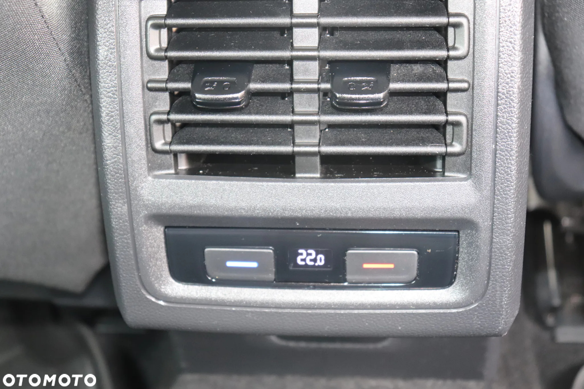 Volkswagen Golf VIII 2.0 TDI Life Plus - 35