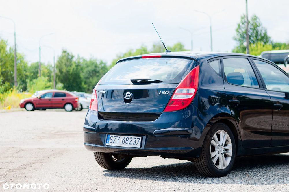 Hyundai i30 1.4 Comfort EU5 - 9