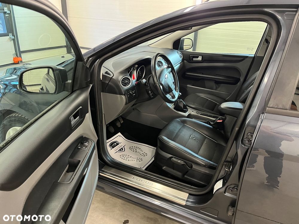 Ford Focus 1.6 TDCi Sport - 11