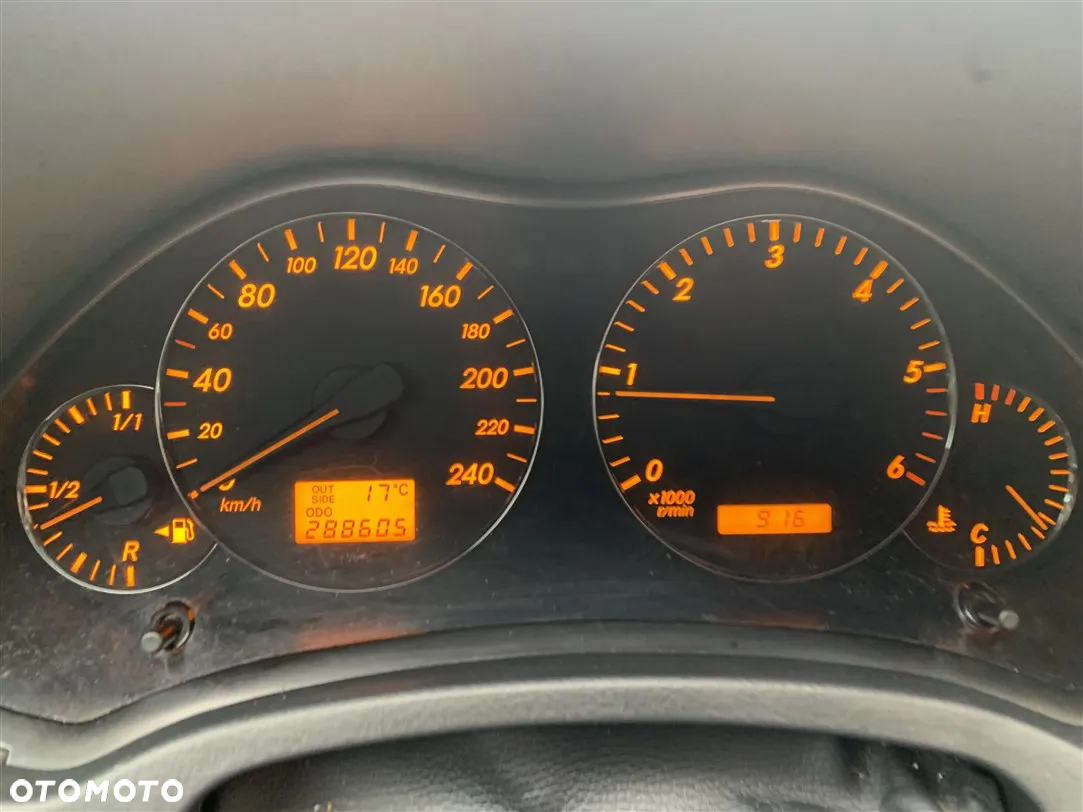 Toyota Avensis 2.2 D-4D X Premium - 10