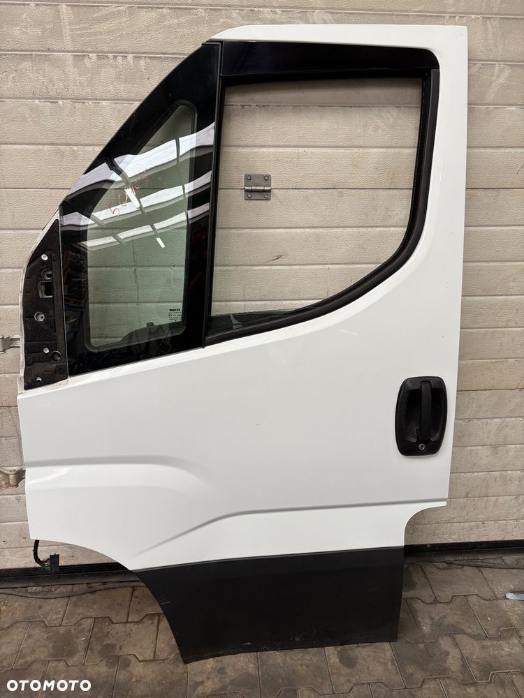 Iveco Daily drzwi lewe kompletne 50105 2014- - 1