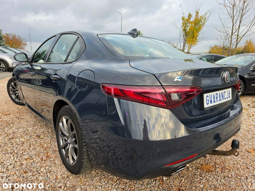 Alfa Romeo Giulia - 10