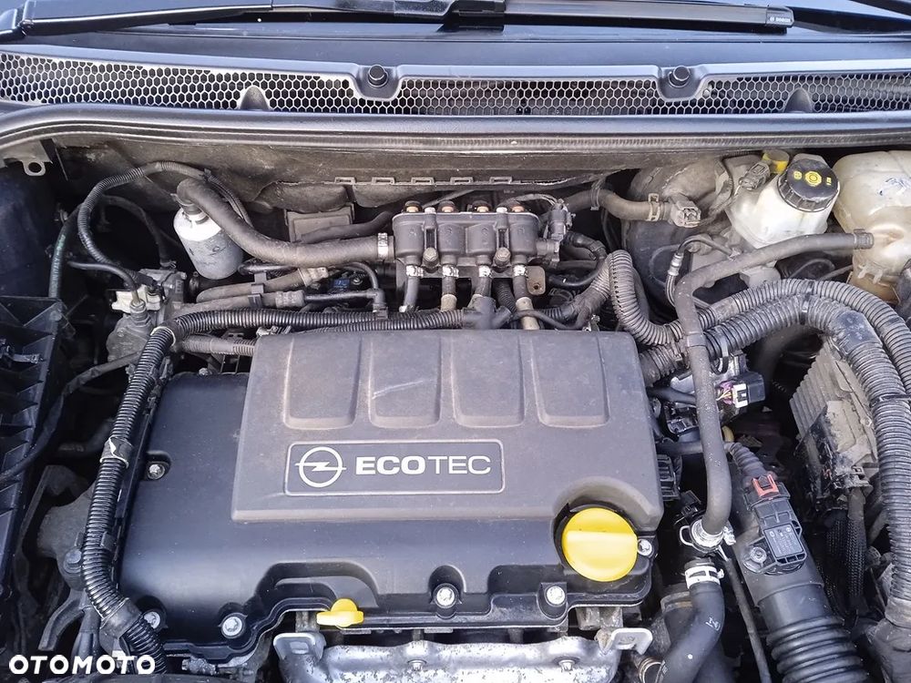 Opel Astra 1.4 T Executive EU6 - 18