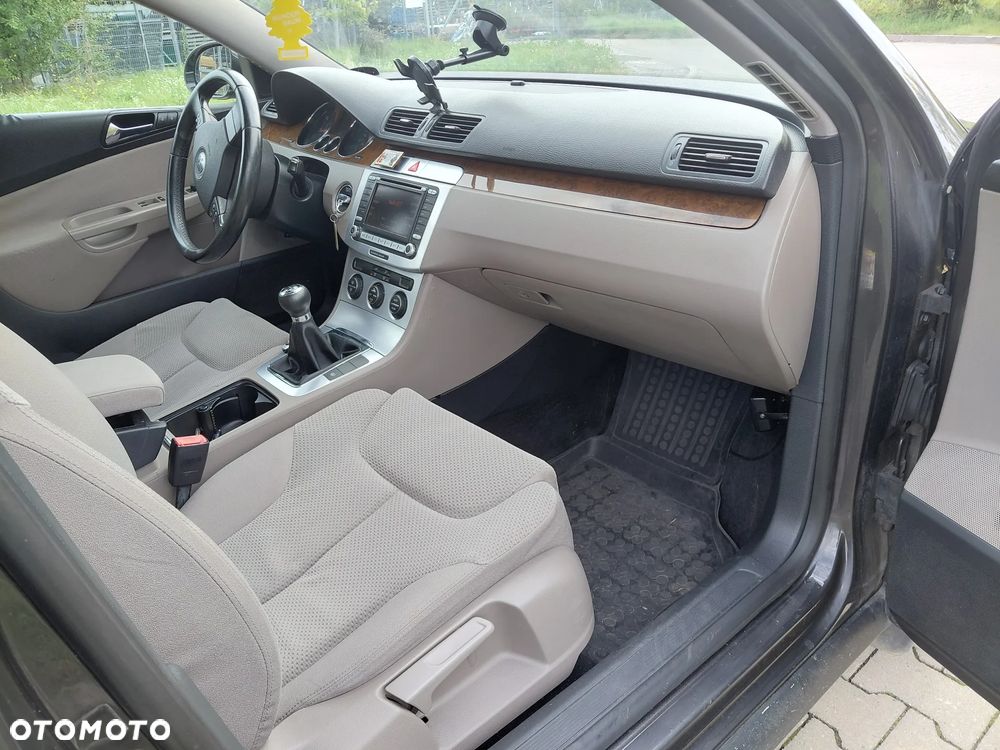 Volkswagen Passat 2.0 TDI DPF Comfortline - 6