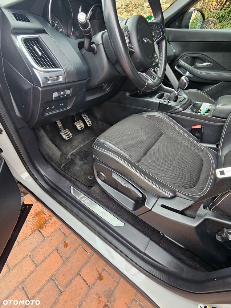 Jaguar E-Pace 2.0 i4D AWD R-Dynamic - 27