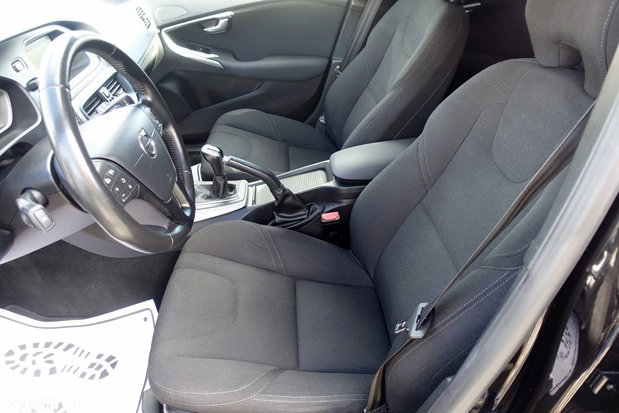 Volvo V40 D2 Momentum - 10
