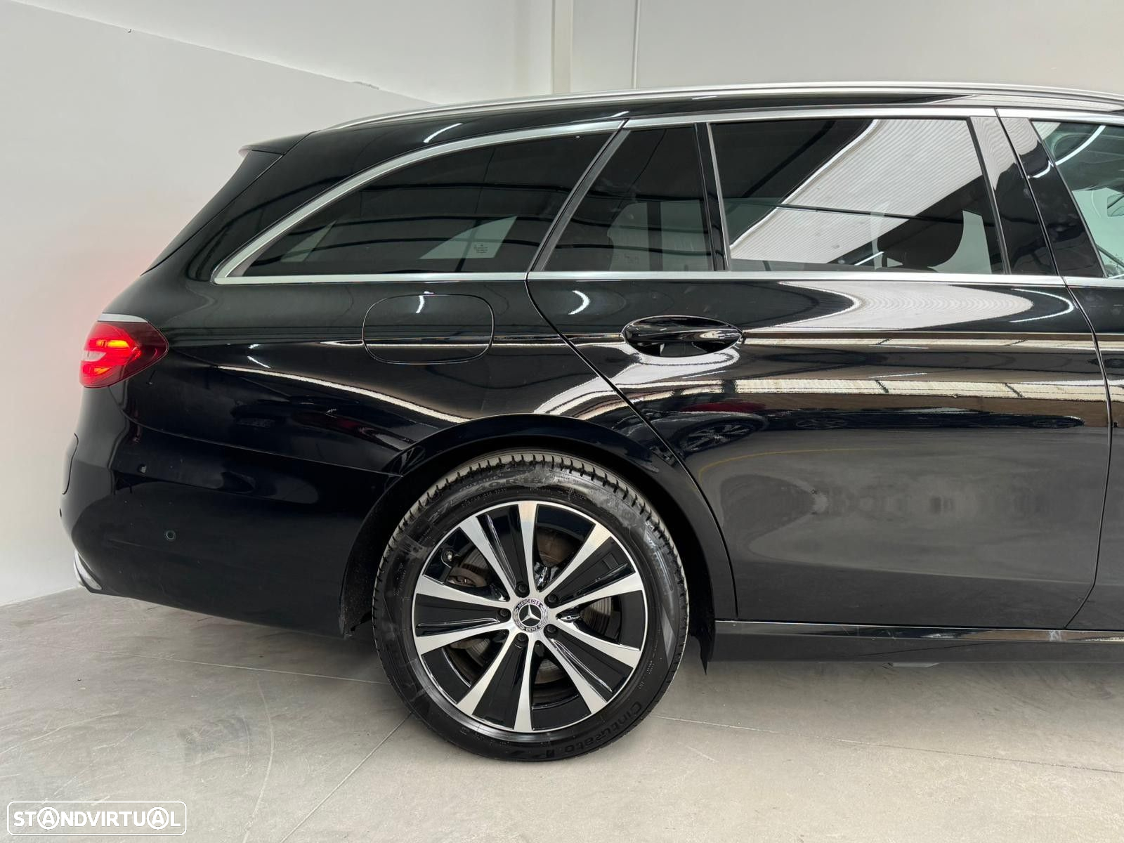 Mercedes-Benz E 300 e Exclusive Line - 10