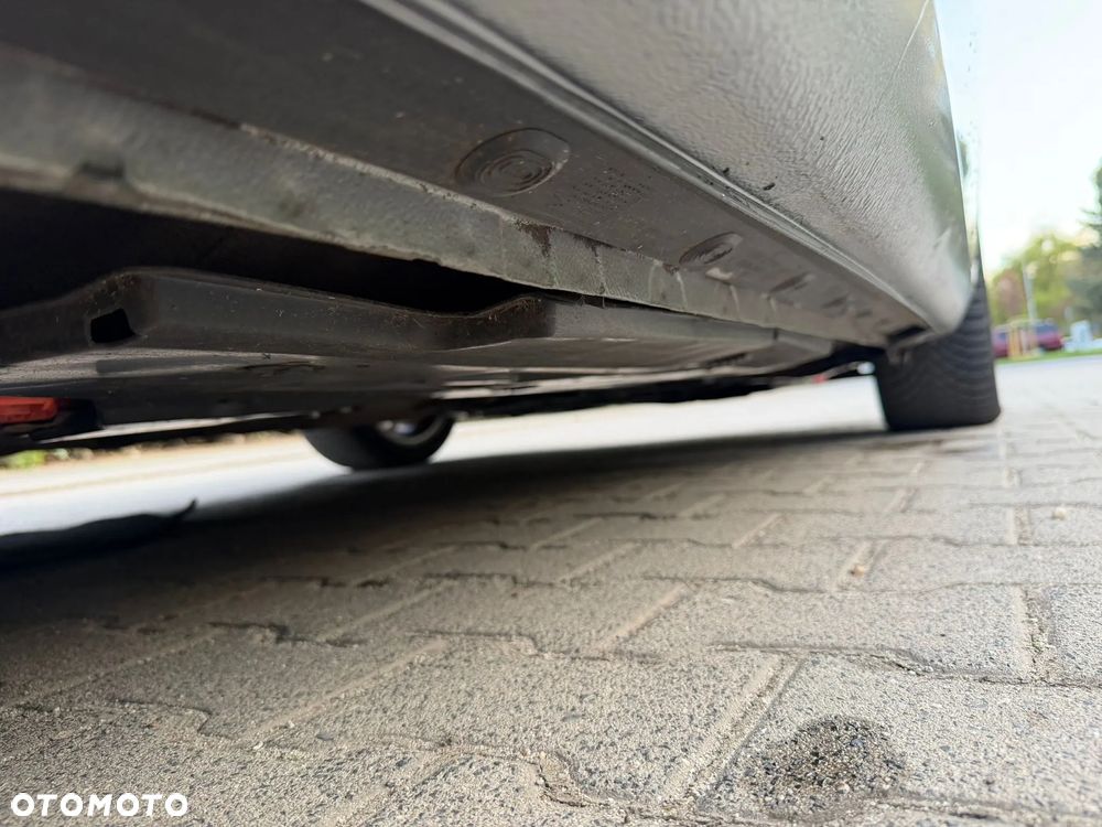 Toyota Auris 1.8 HSD Luna - 22