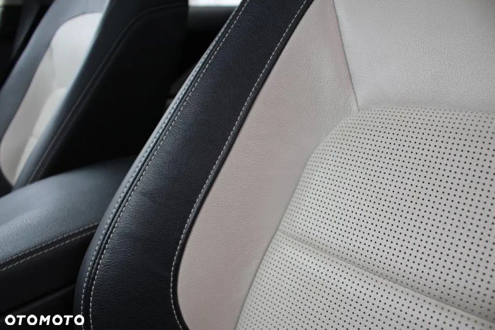 Jaguar F-Pace 2.0 i4D AWD R-Sport - 23