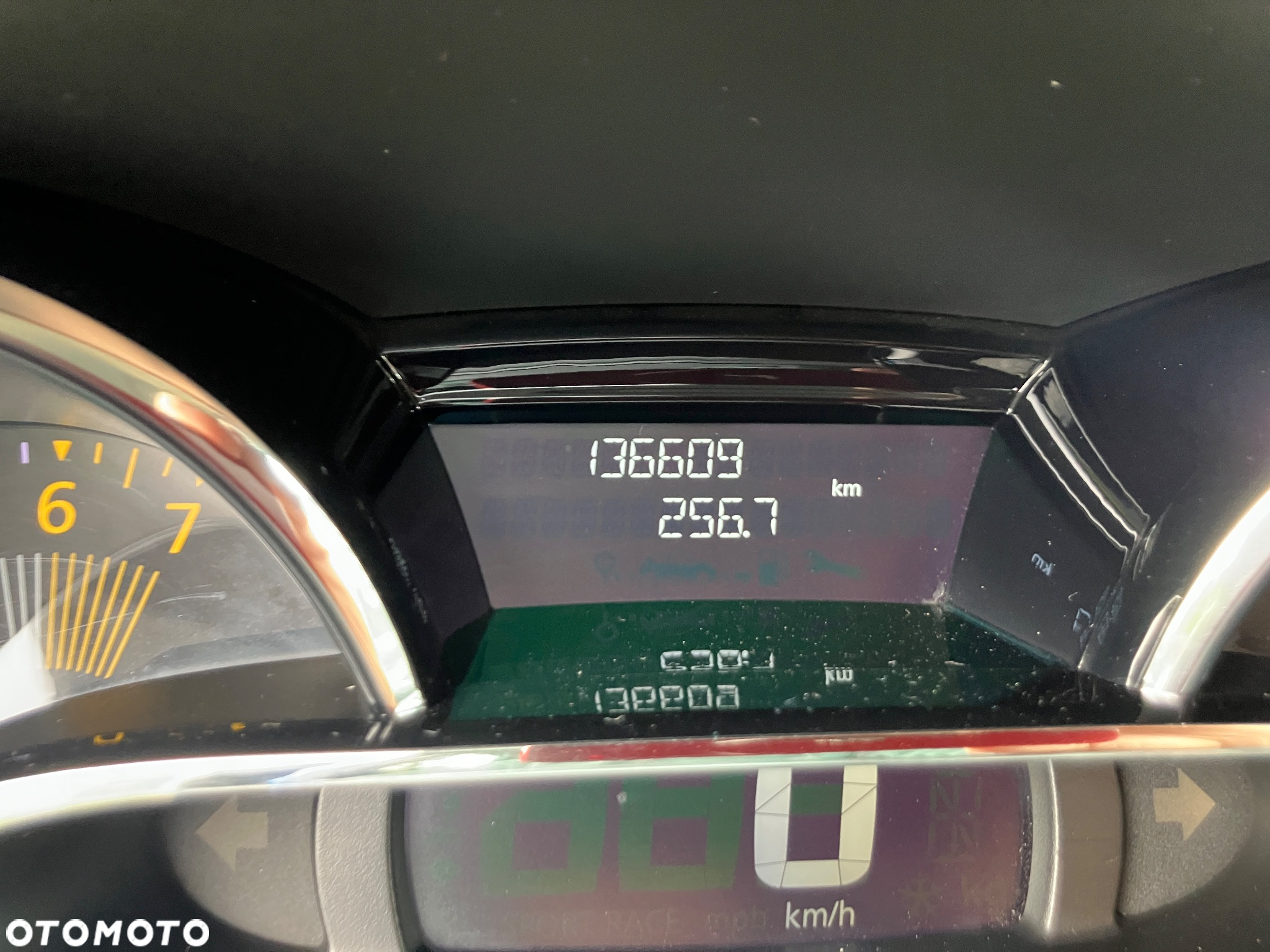Renault Clio 1.2 16V 75 LIMITED - 8