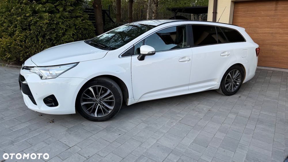 Toyota Avensis Touring Sports 1.8 Edition S+ - 19