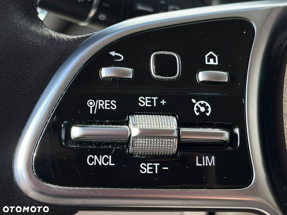 Mercedes-Benz GLC 300 e 4-Matic Business Edition - 23