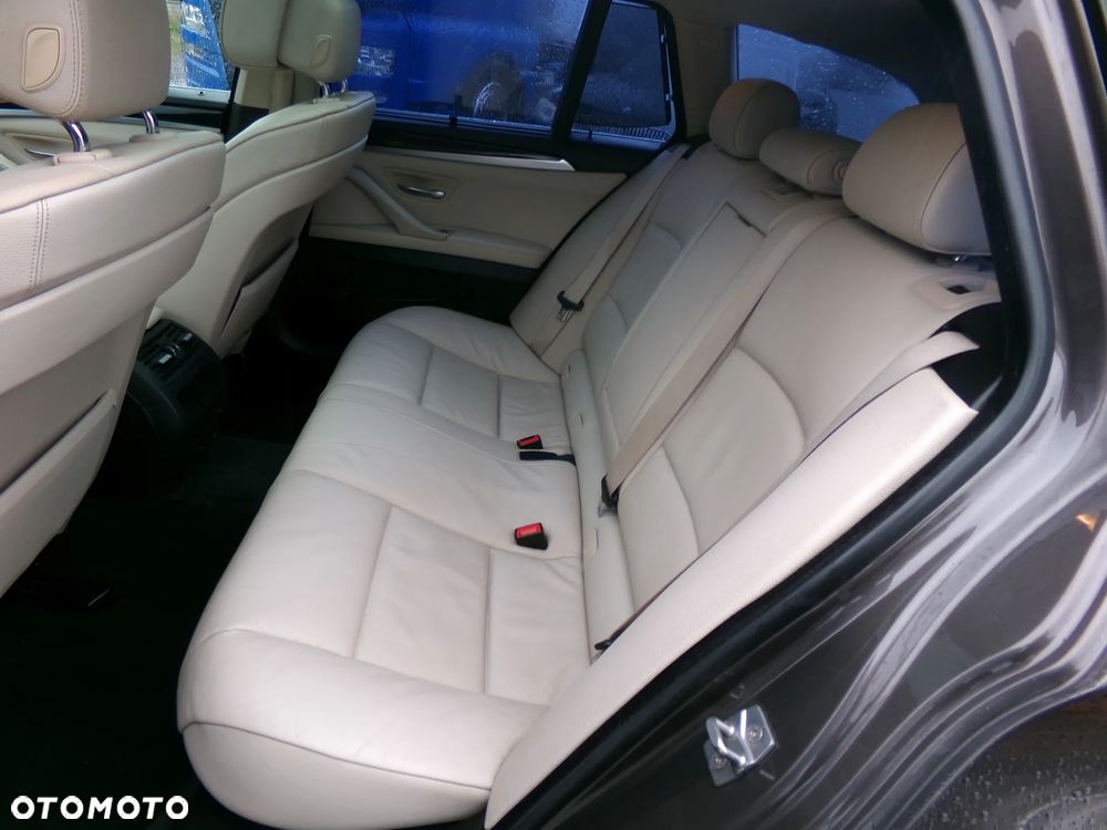 BMW Seria 5 520d Sport-Aut - 4