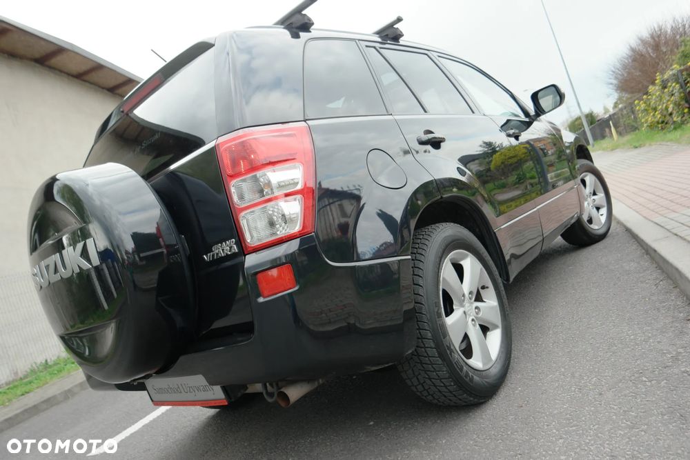 Suzuki Grand Vitara 2.4 De Luxe - 36