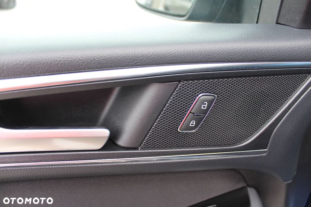 Ford S-Max 2.0 EcoBlue Titanium - 23