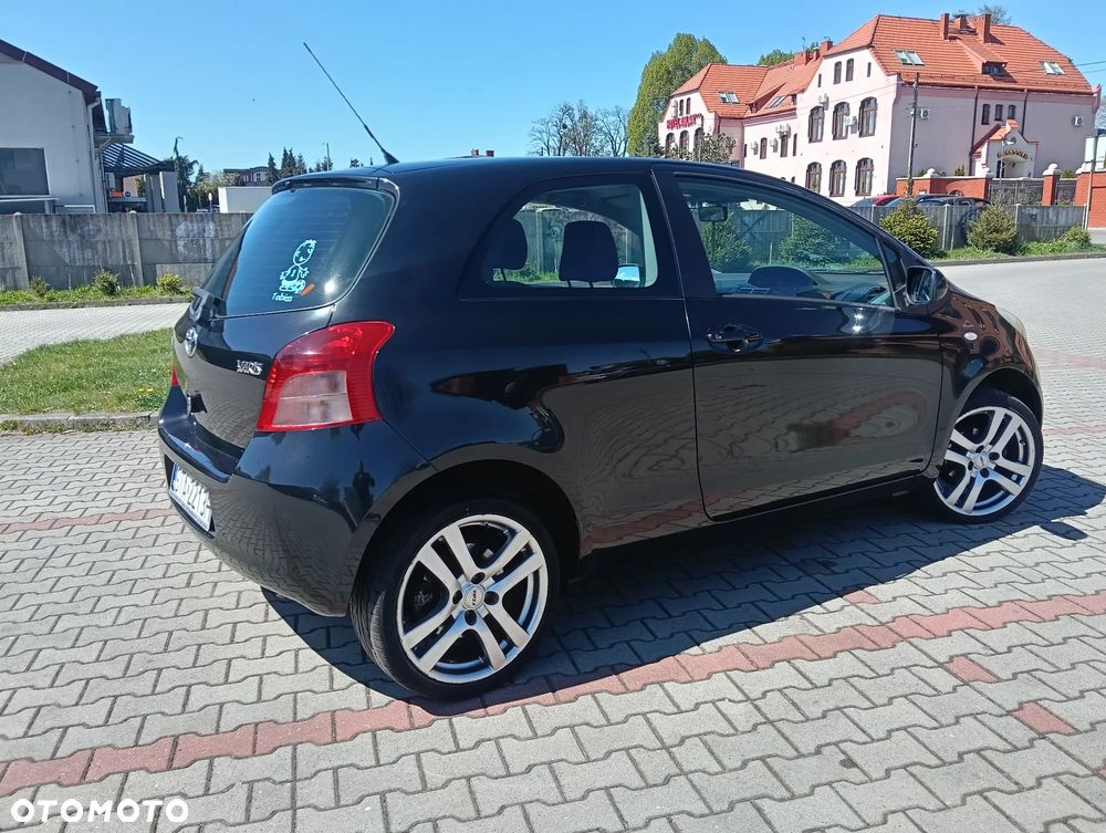 Toyota Yaris 1.3 Luna Premium - 10