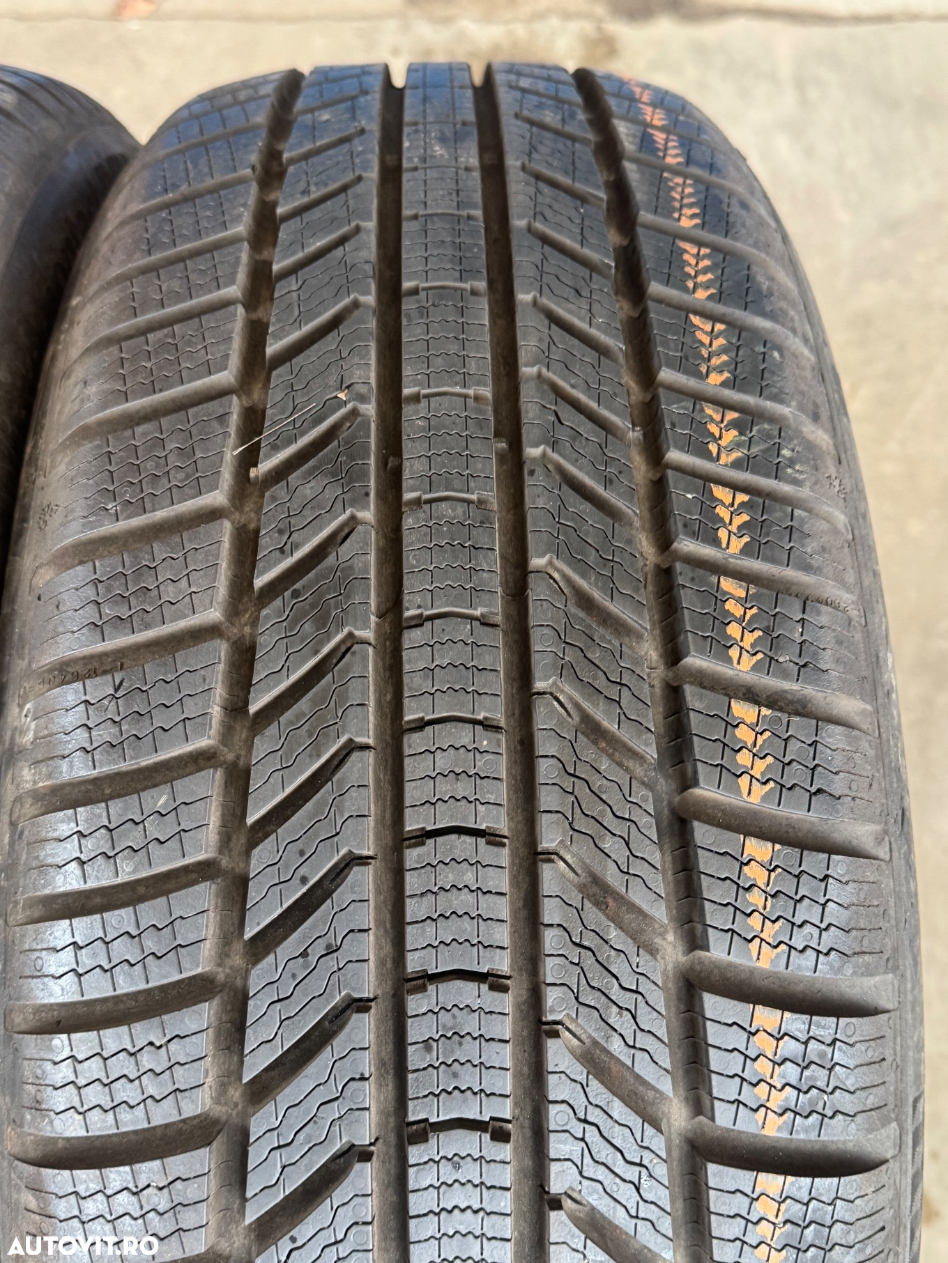 Vând 2 anvelope 215/50/18 continental de iarnă ca noi - 3