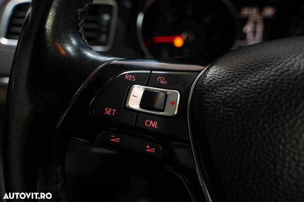 Volkswagen Jetta 2.0 TDI DSG BlueMotion Technologie - 18