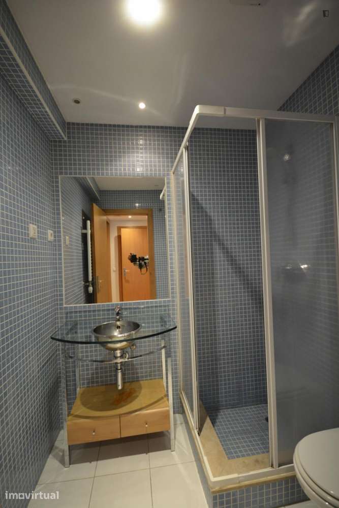 Apartamento com 2 quartos - localizado em Lisbon - Grande imagem: 2/17