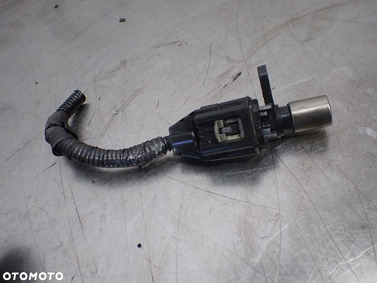 CZUJNIK POŁOŻENIA WAŁKA ROZRZĄDU TOYOTA AVENSIS T25 2.0D4D 82821-20410 - 1
