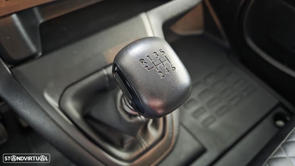 Opel Vivaro - 12