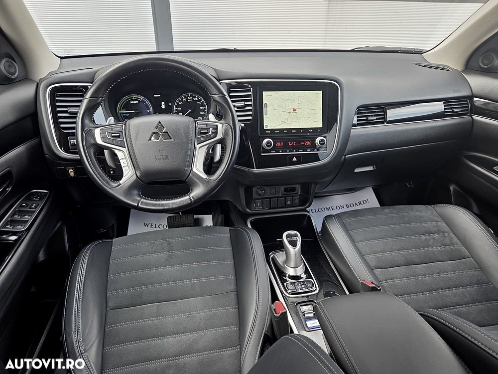 Mitsubishi Outlander - 3