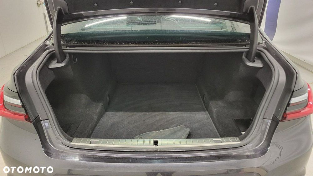 BMW Seria 7 - 27
