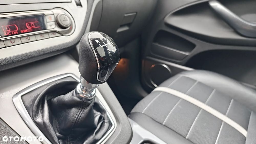 Ford Kuga - 13