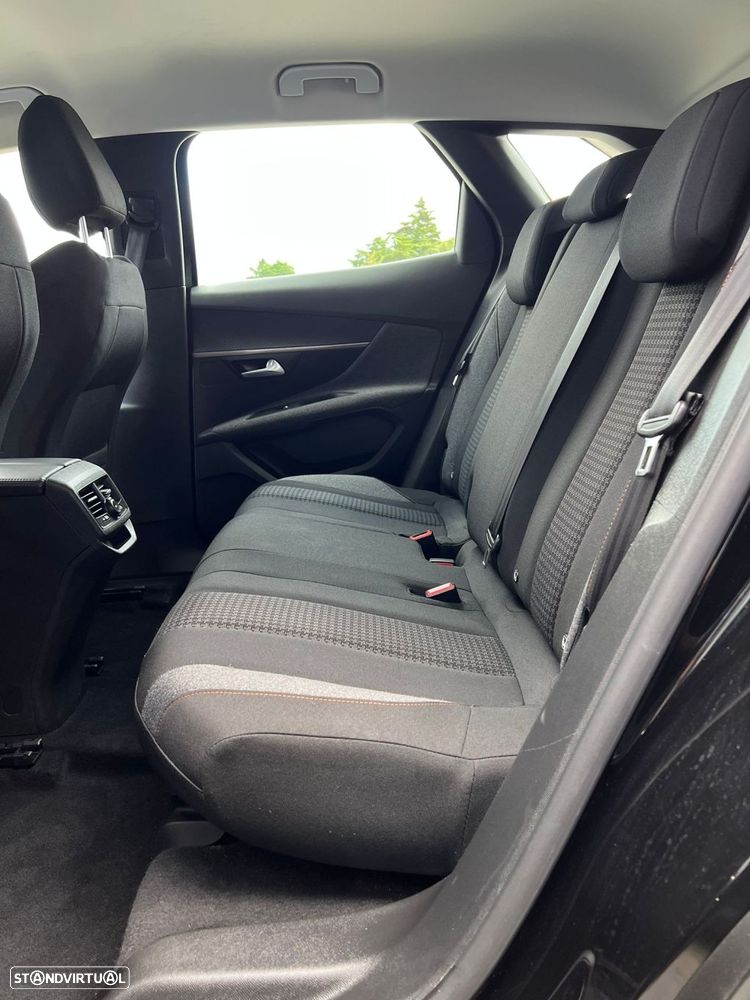 Peugeot 3008 1.5 BlueHDi Active Pack EAT8 - 8