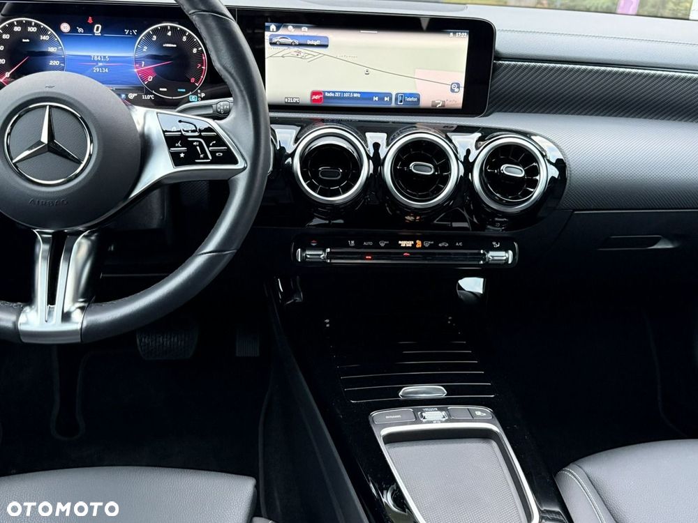 Mercedes-Benz CLA 180 7G-DCT - 18