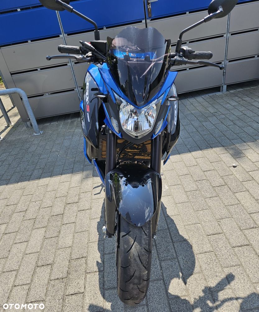 Suzuki GSX - 15