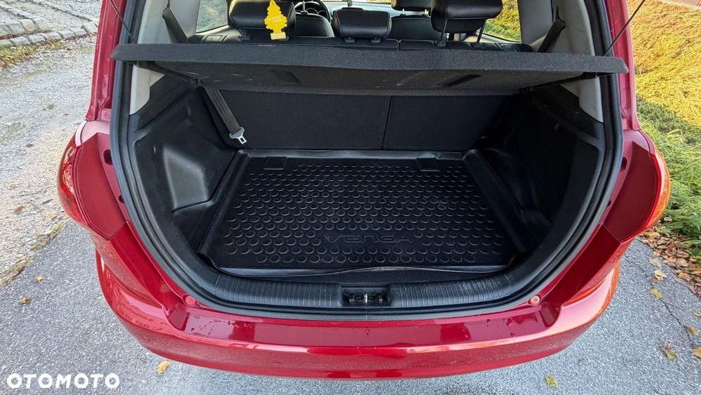 Kia Venga - 31